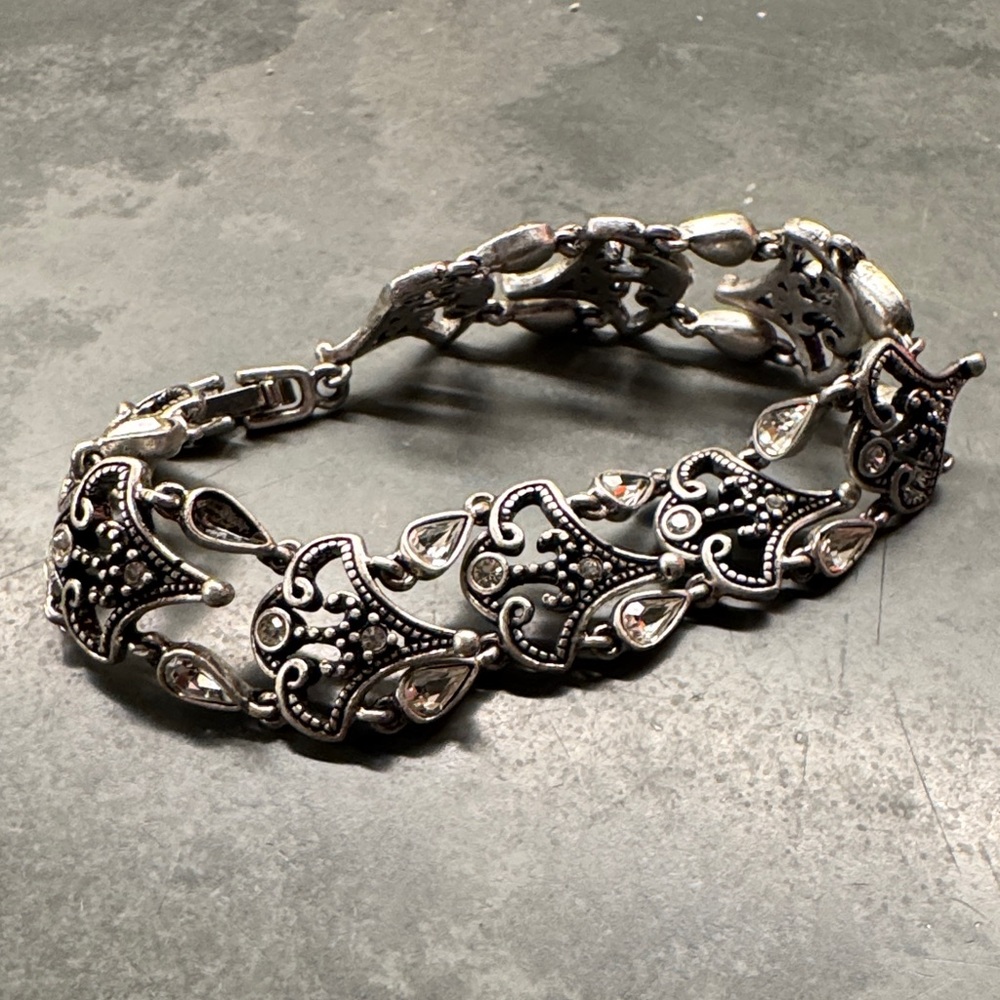Elegant Silver Women's Bracelet